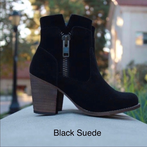 Distressed Black Double Zip Block Heel Boots - Picture 2 of 3